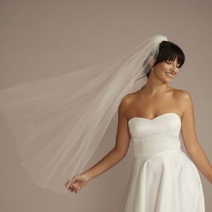 David’s Bridal Mid Length Ivory Veil NWT